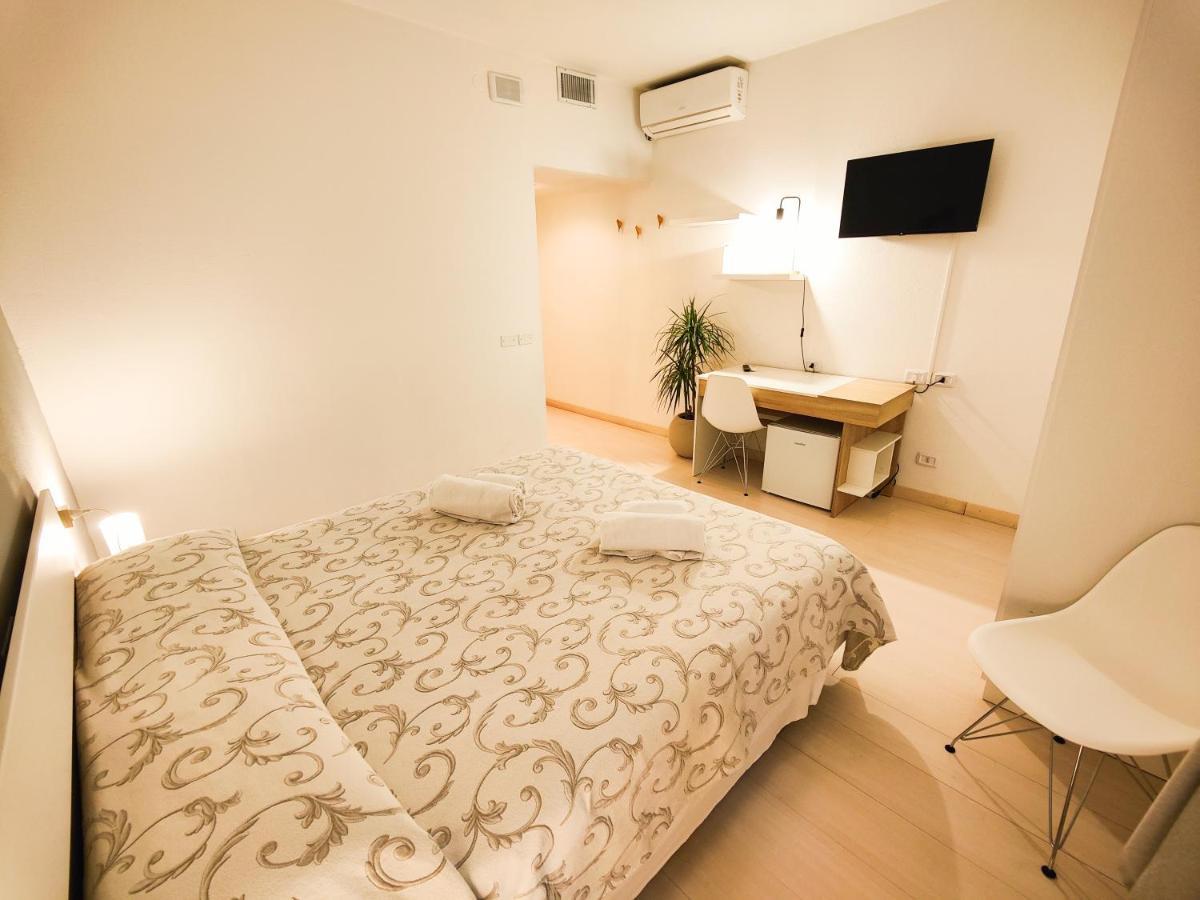 Albergo B&B Tenesi Манерба-дель-Гарда Екстер'єр фото