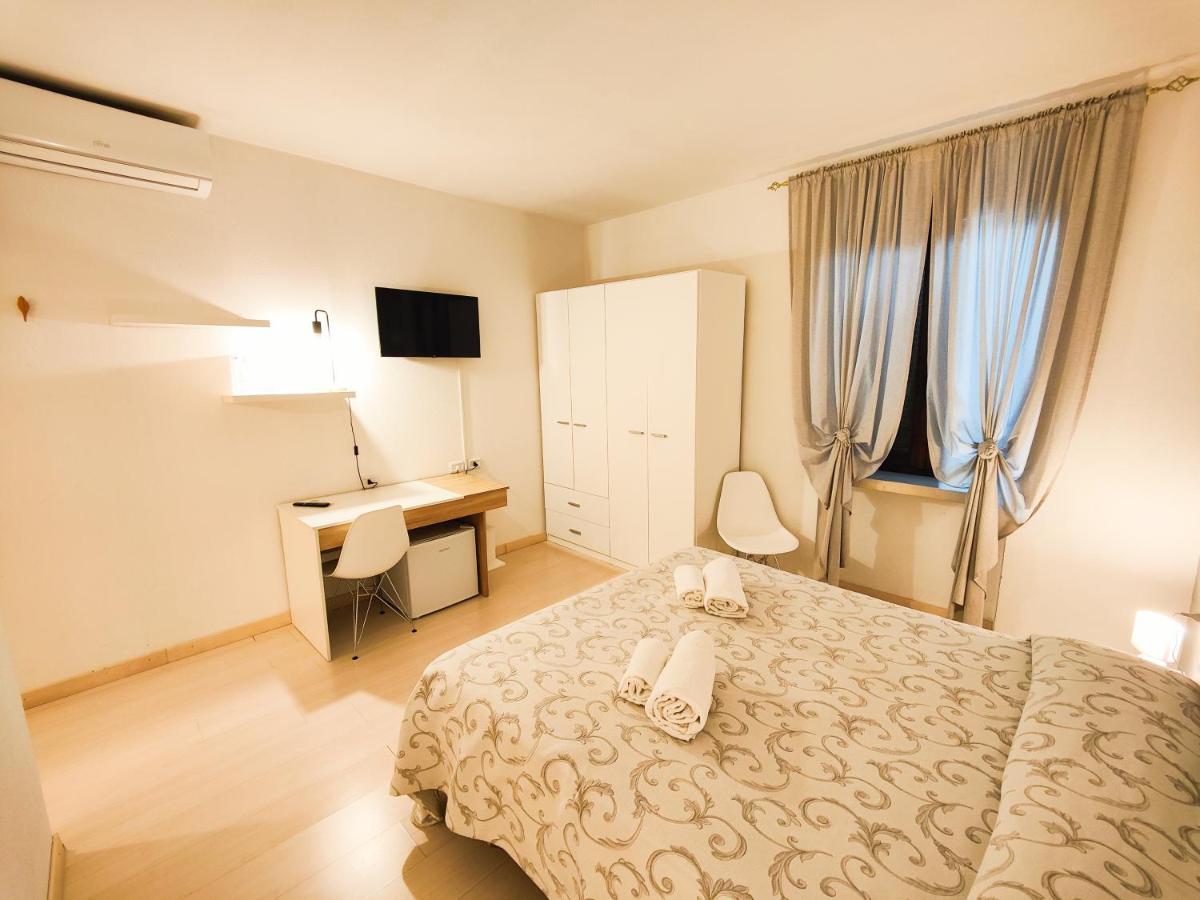 Albergo B&B Tenesi Манерба-дель-Гарда Екстер'єр фото