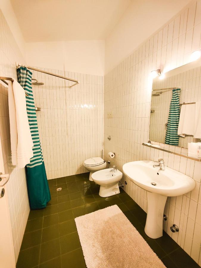 Albergo B&B Tenesi Манерба-дель-Гарда Екстер'єр фото